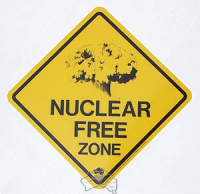 Warnschild Nuclear Free Zone